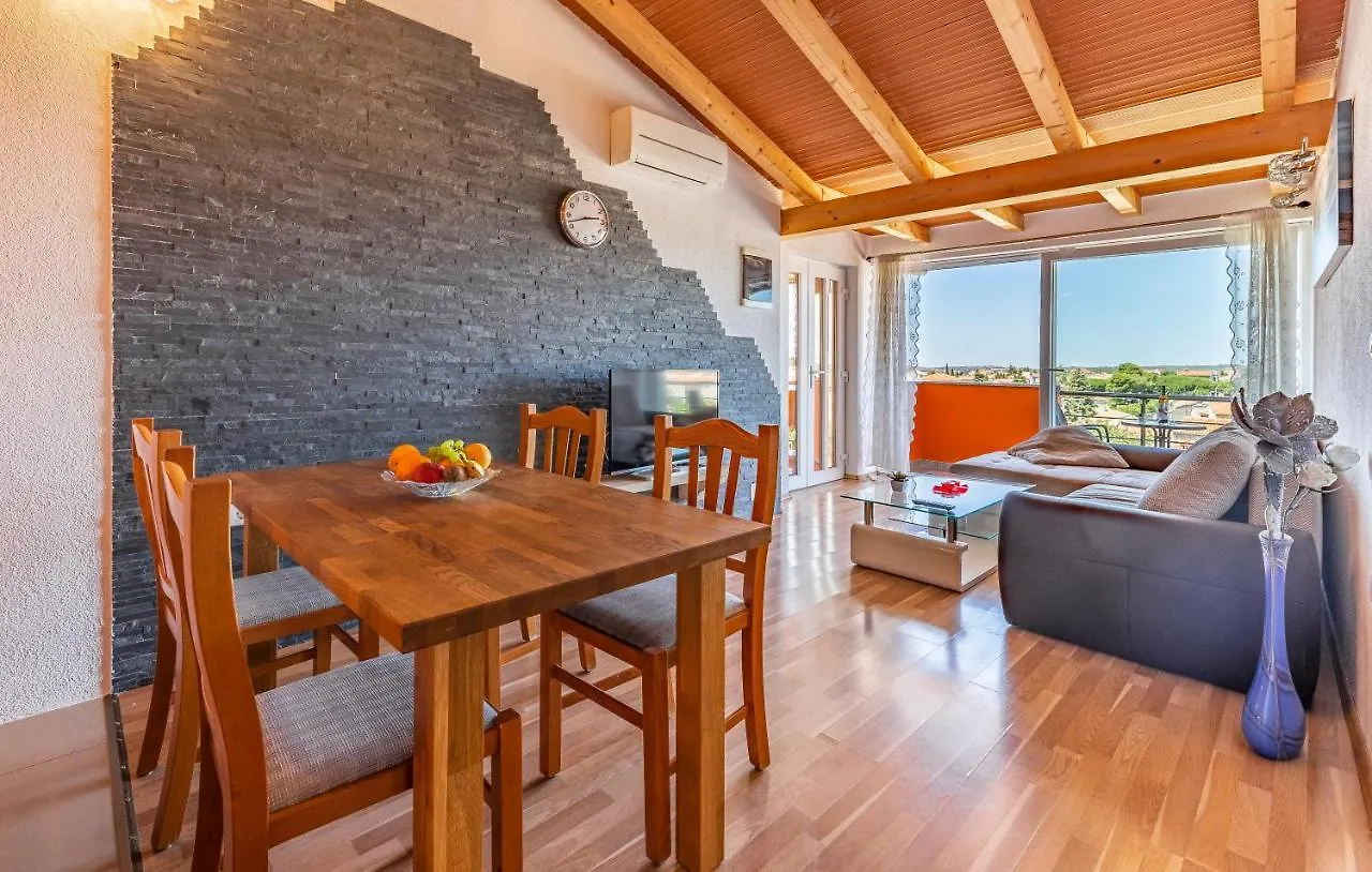 Apartments Larst Medulin