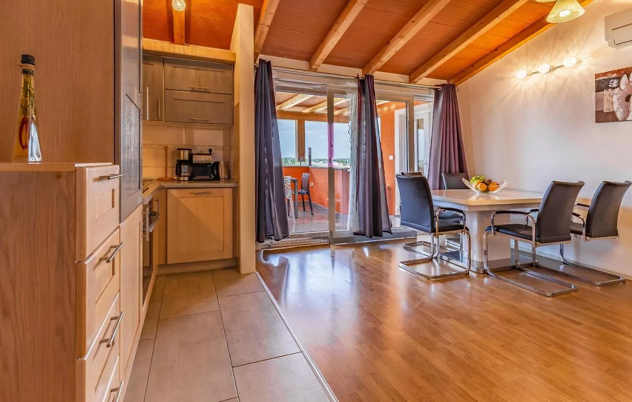 Apartments Larst Medulin