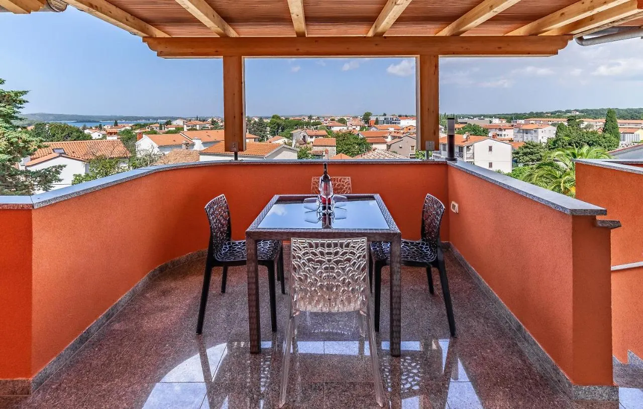 Apartments Larst Medulin 0*,