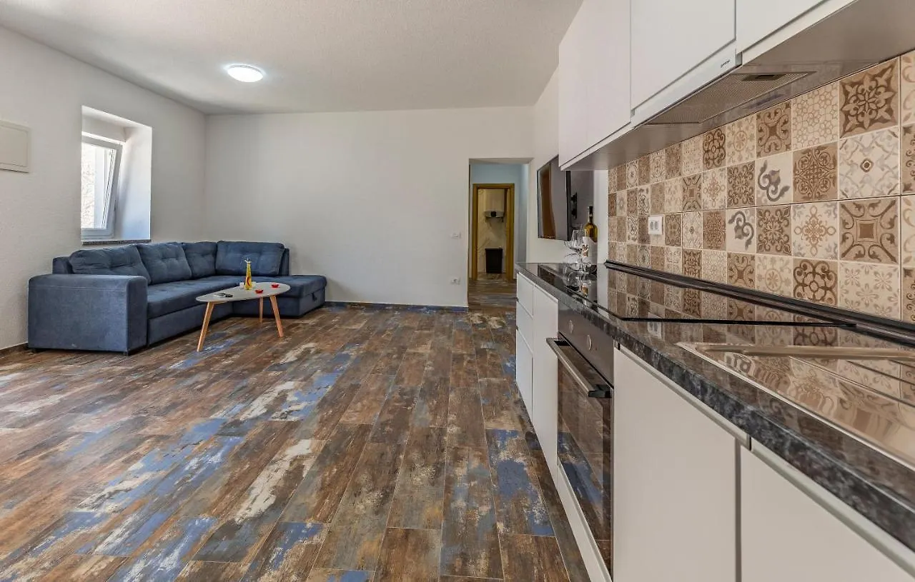 Apartments Larst Medulin